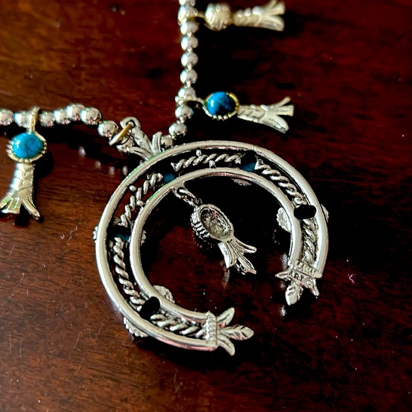 Mode Art Squash Blossom Western Style Necklace - Picture 4 of 4